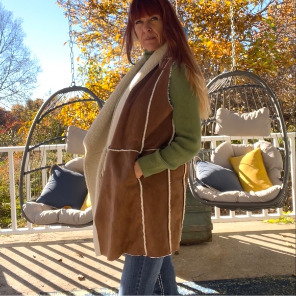 Fleece Lined Faye Suede Vest - Picture 4 of 13